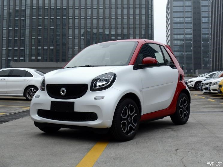 smart smart fortwo 2018款 0.9T 66千瓦敞篷先锋版